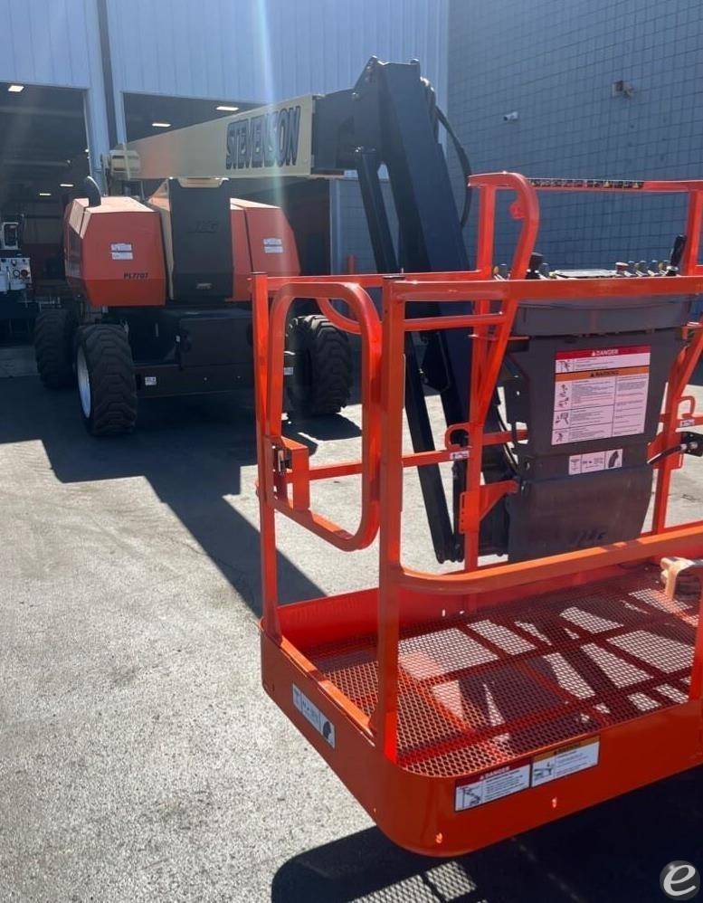 2014 JLG 800AJ
