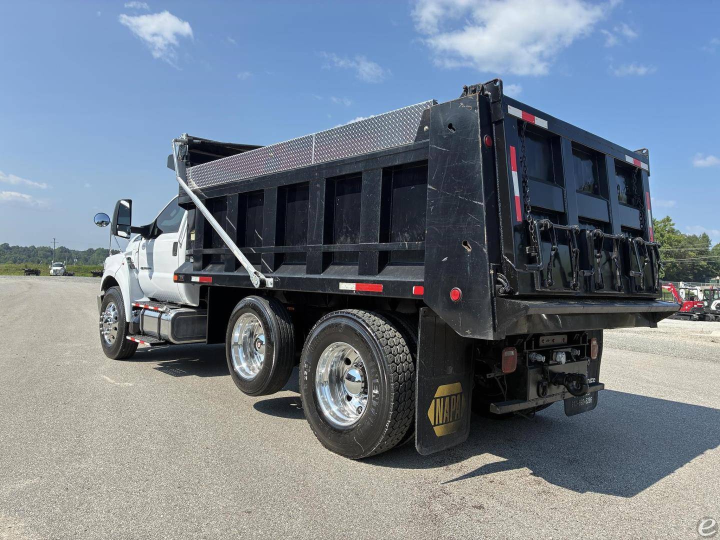 2019 Ford F750 XLT SD