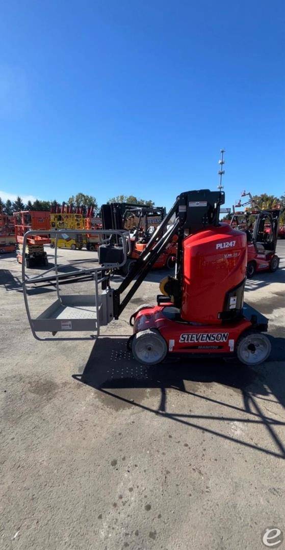 2022 Manitou 26VJR