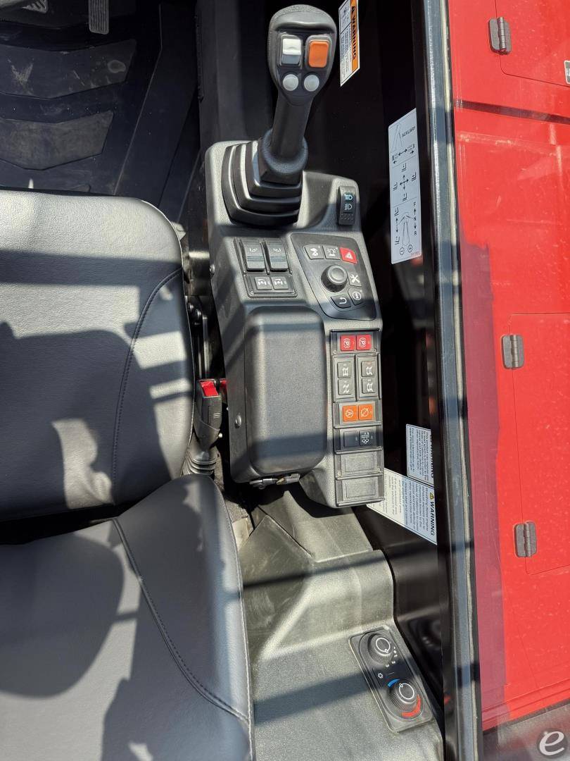 2025 Manitou MTA1055