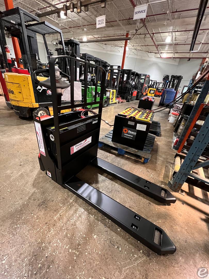 2016 Raymond 8210 Electric Forklift - 123Forklift