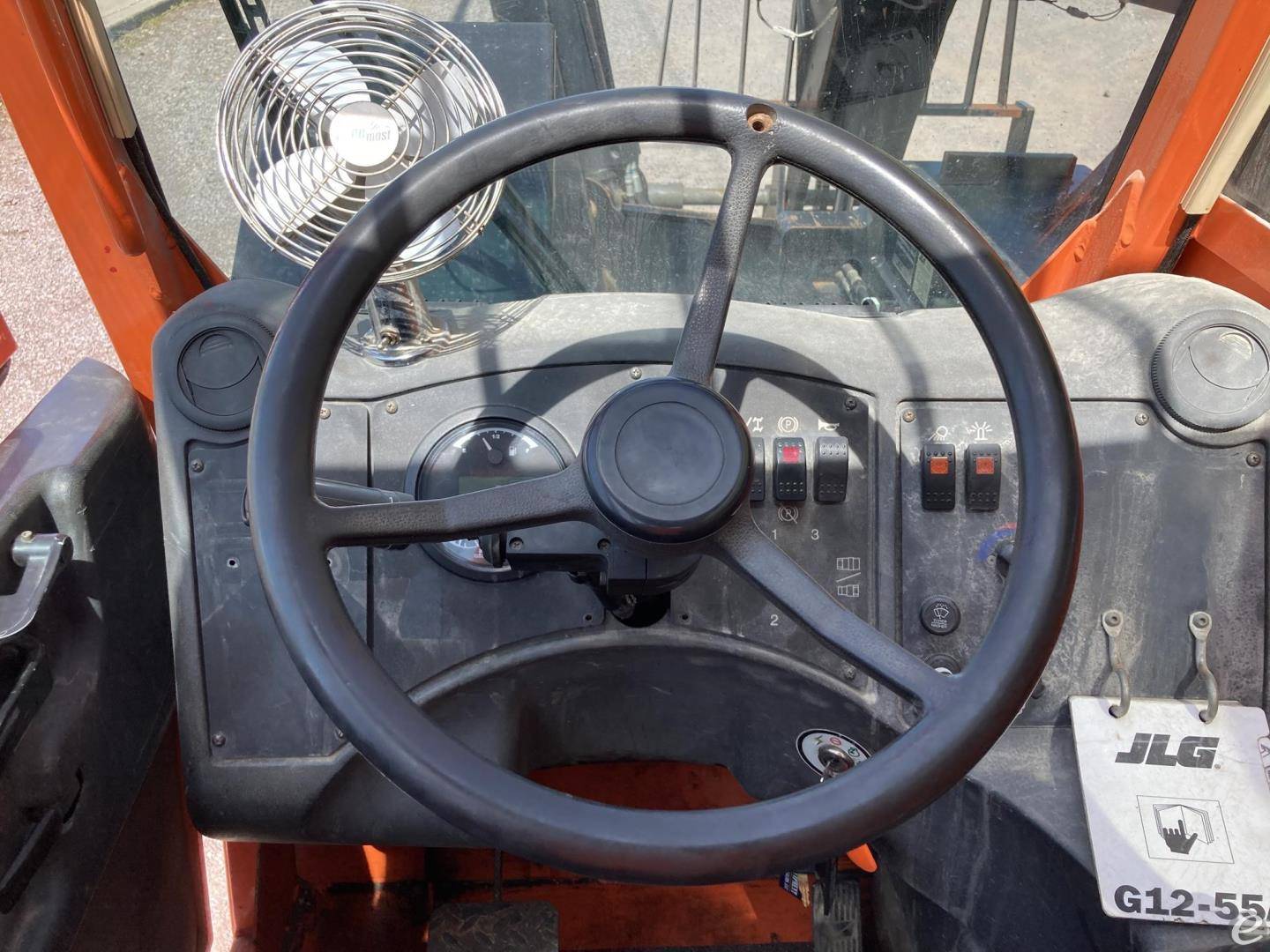 2012 JLG 1255