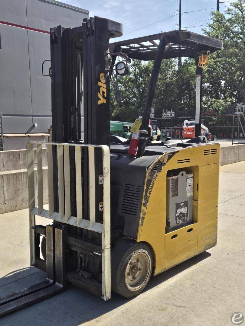 2019 Yale ESC040AD