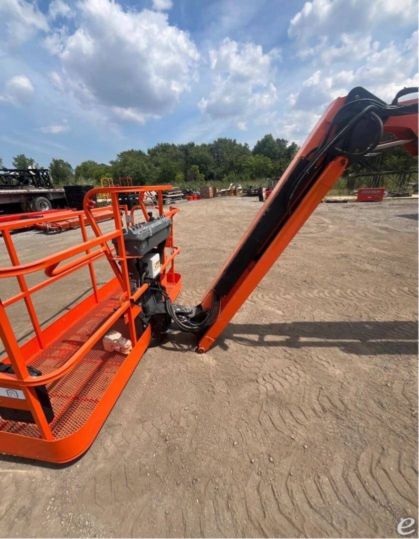 2015 JLG 660SJ
