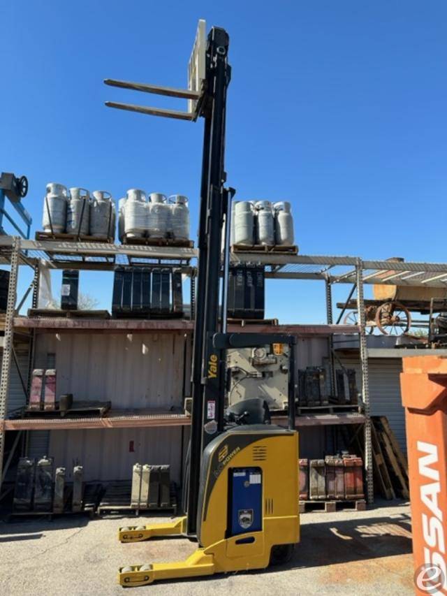 2008 Yale NR040DA Electric Reach Truck - 123Forklift