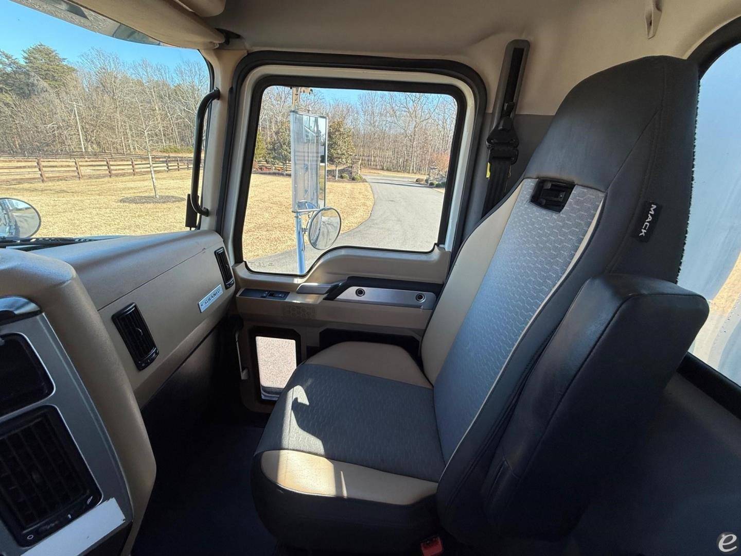 2019 Mack GRANITE 64FR