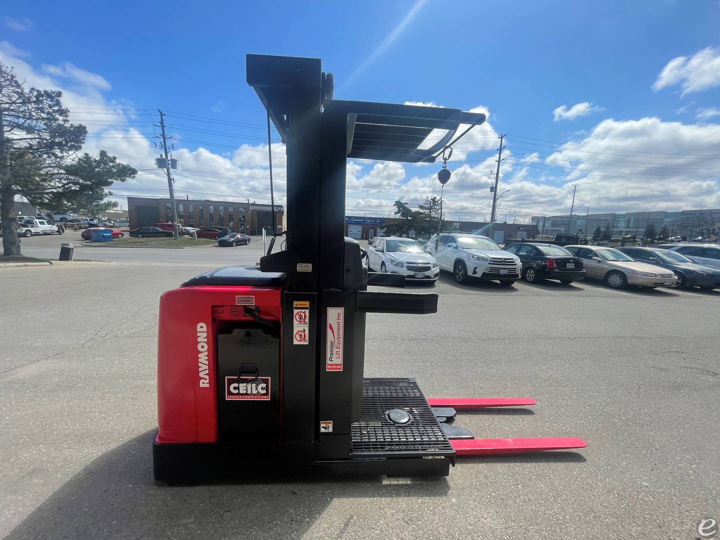 2016 Raymond 520-OPC30TT Electric Order Picker - 123Forklift