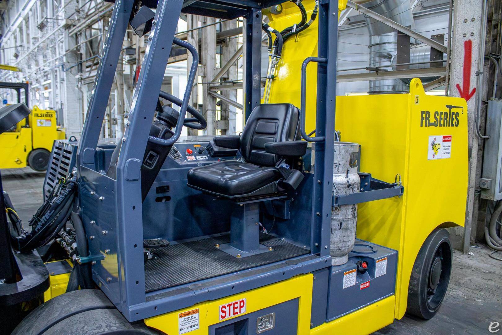 2027 Hoist Liftruck FR40-60