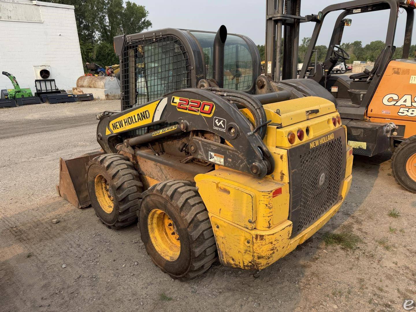 2015 New Holland L220