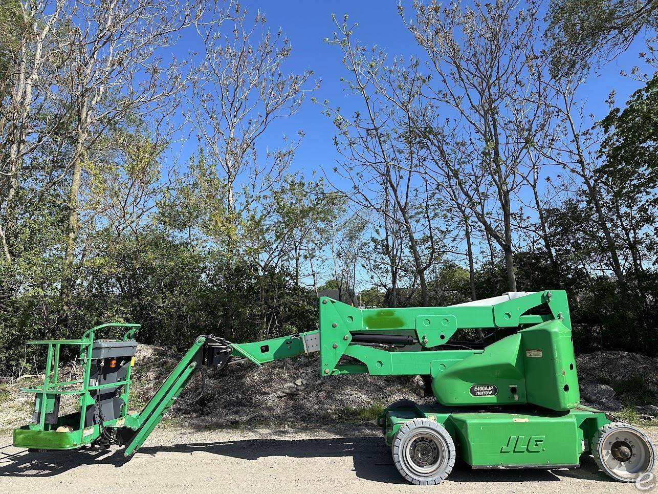 2013 JLG E400AJPN Electric Boom Lif...