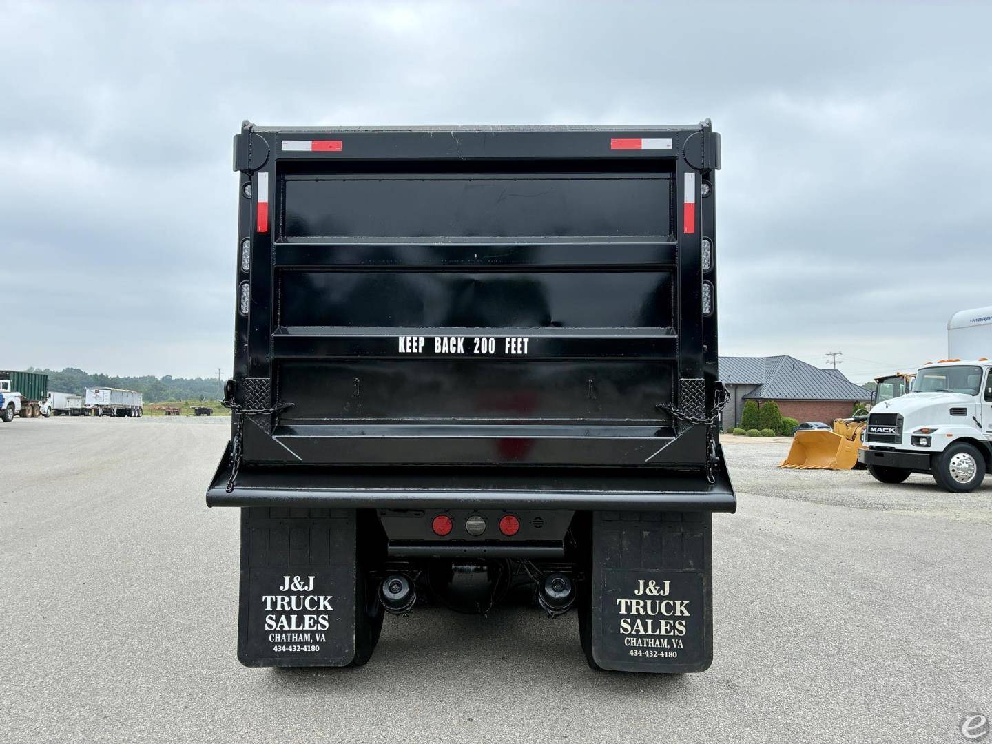2025 Kenworth T880