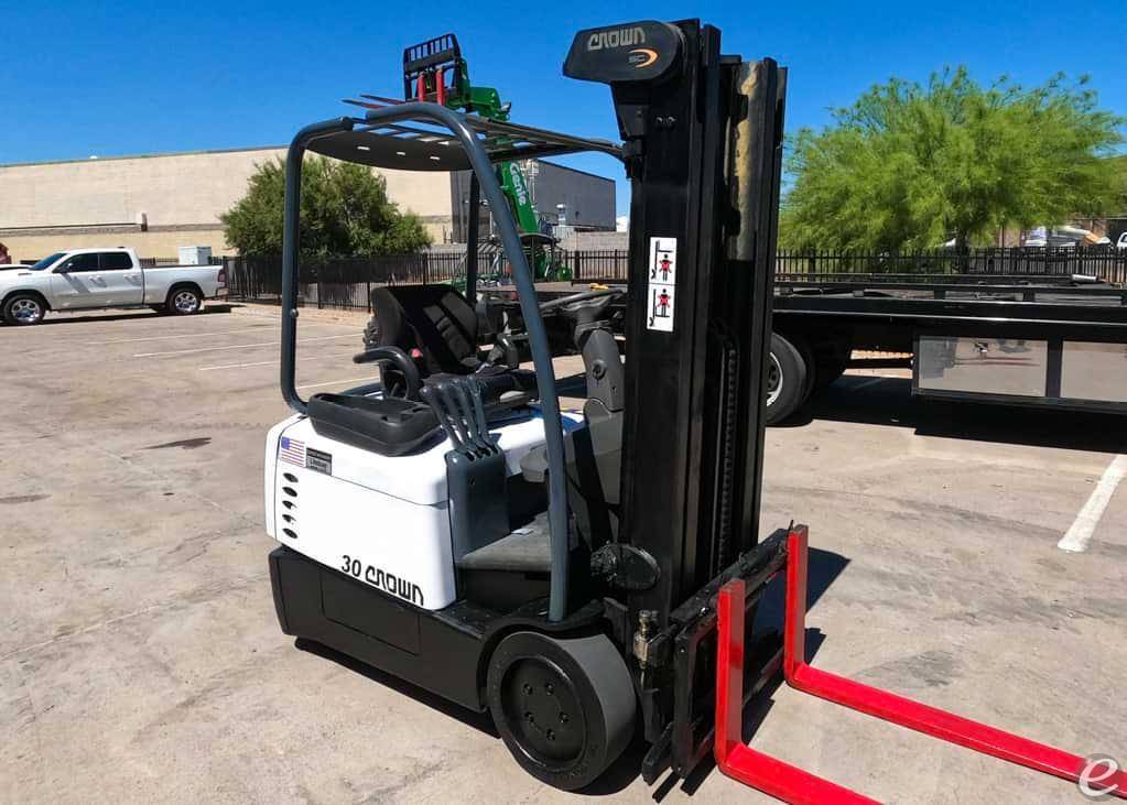 2010 Crown SC4500 Electric Forklift - 123Forklift