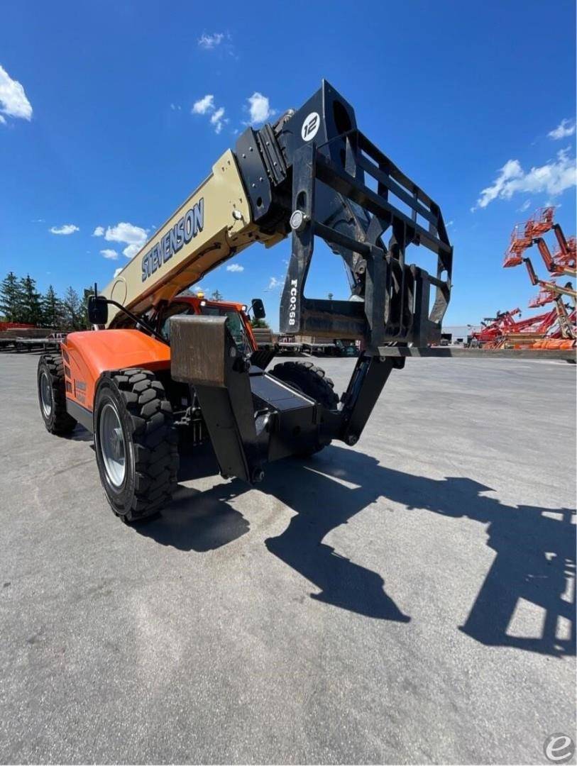 2022 JLG 1255
