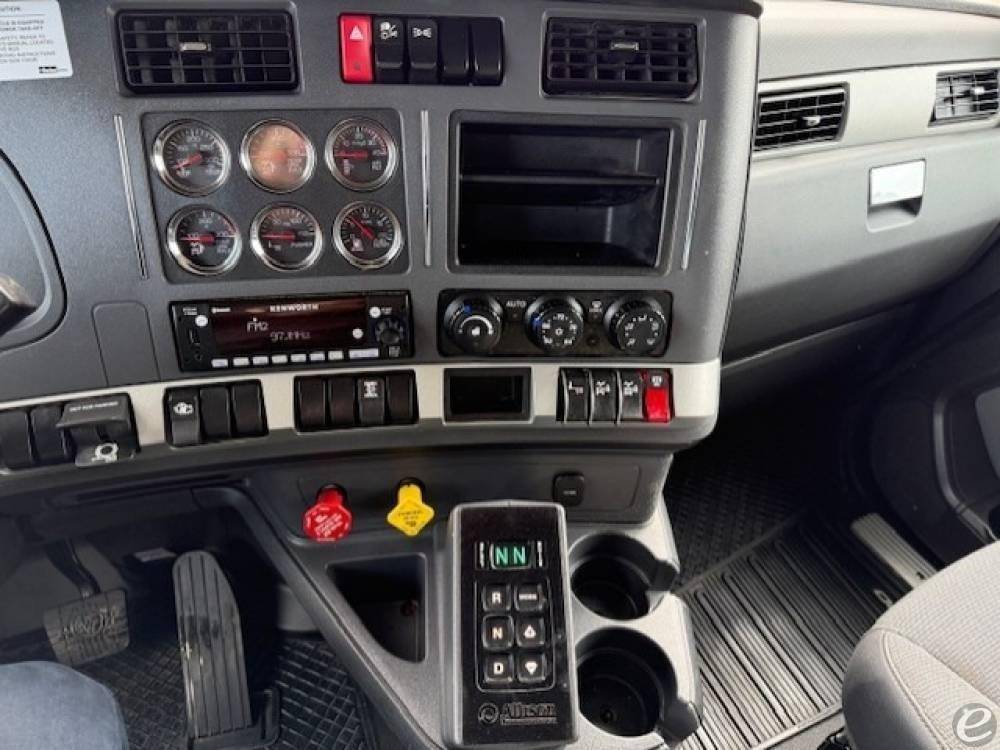 2025 Kenworth T880S