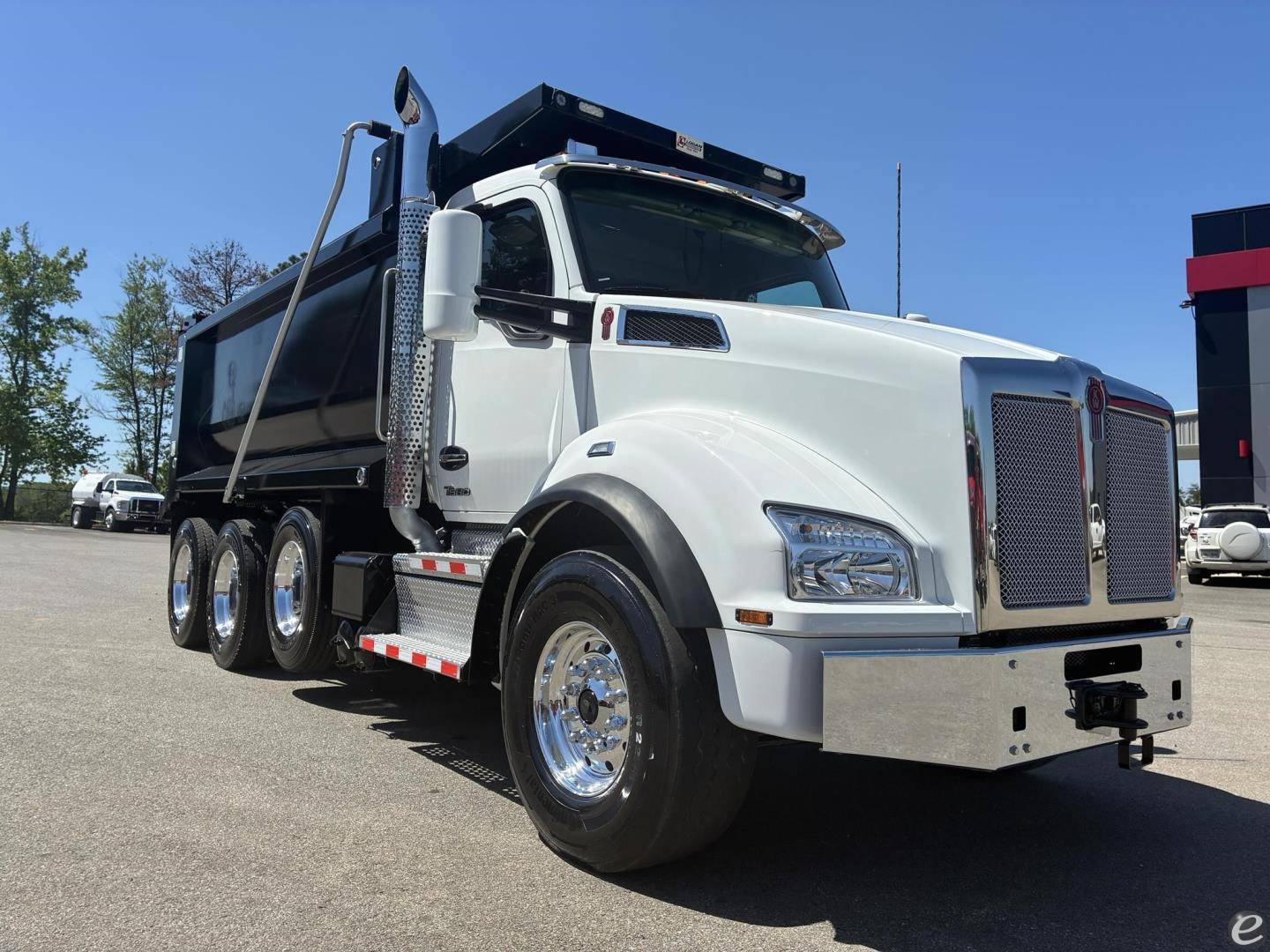 2025 Kenworth T880