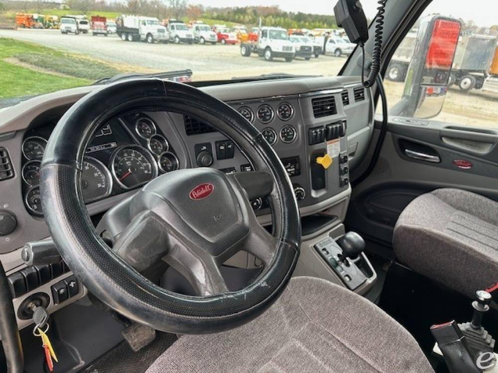 2017 Peterbilt 567