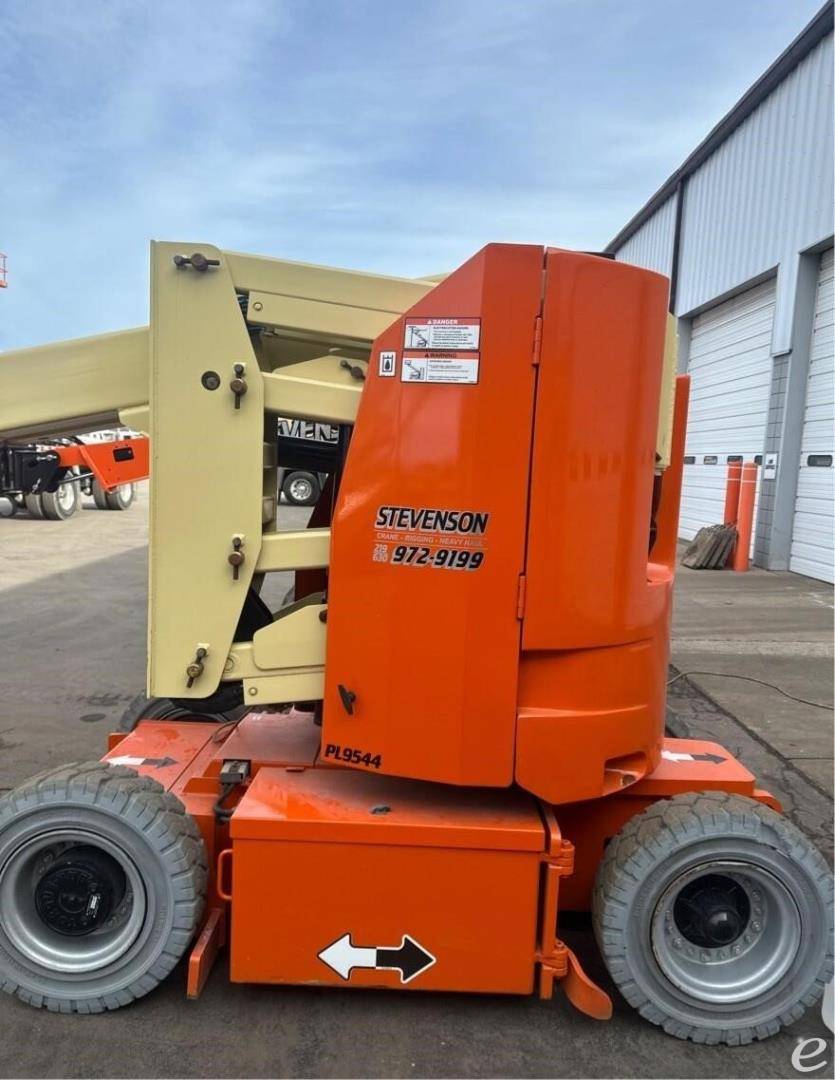 2015 JLG E300AJP