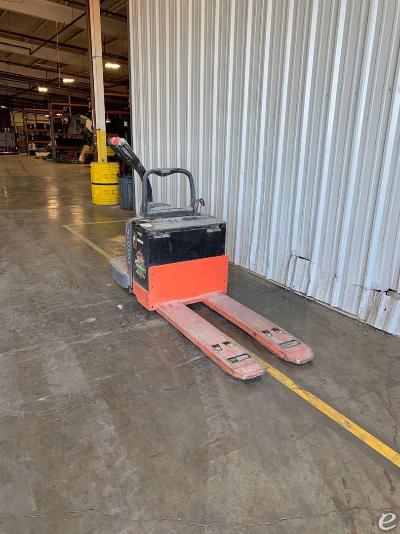2013 Toyota 8HBE30 Electric Forklif...