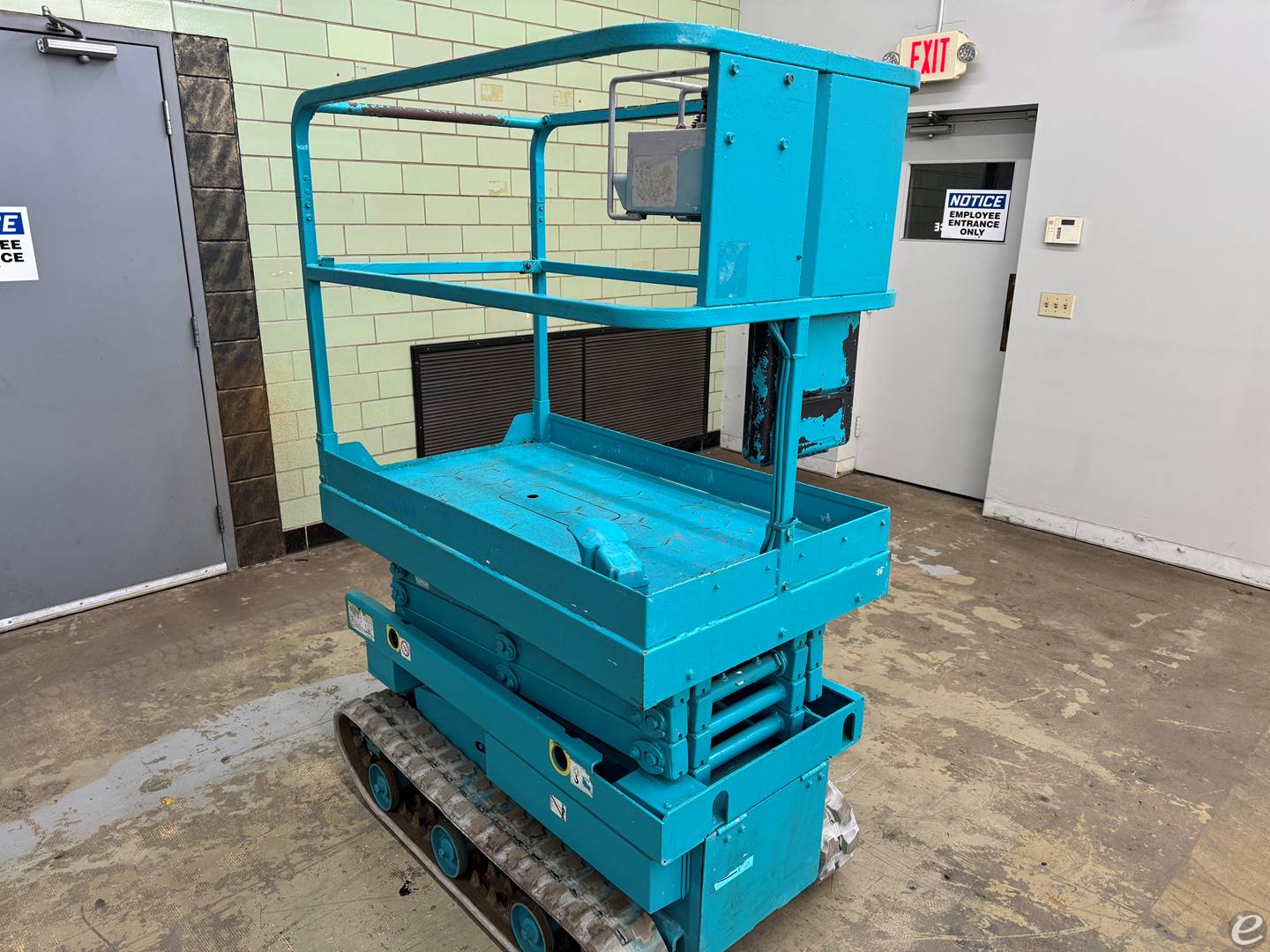 2012 Used AIRMAN ENCL040