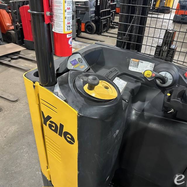 2018 Yale NR045EB