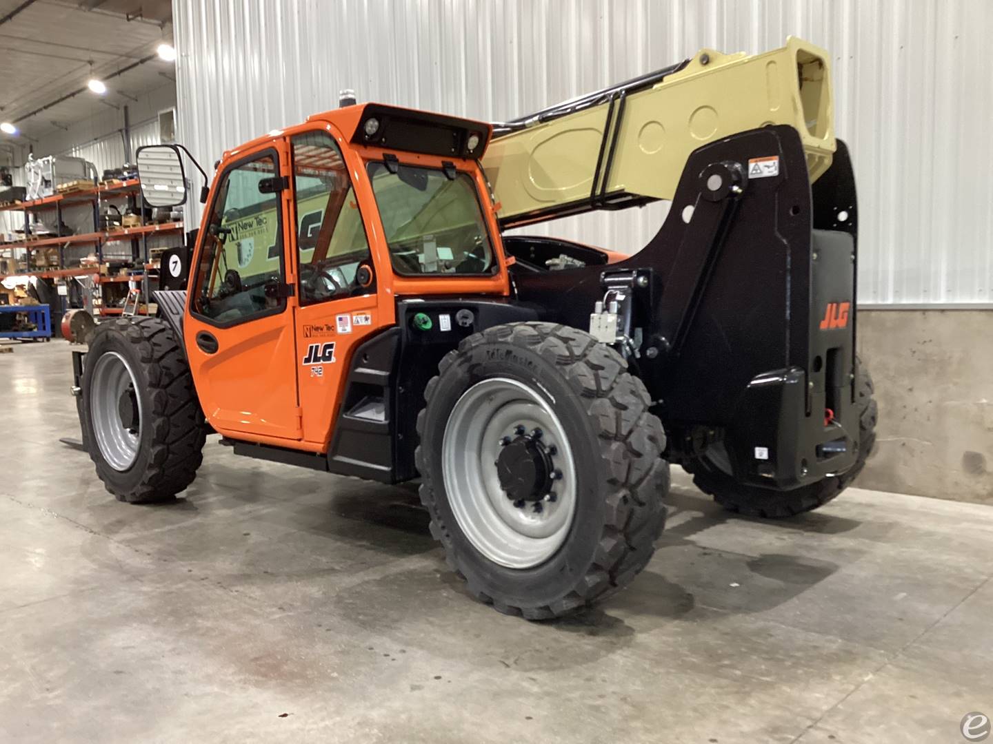 2026 JLG 742