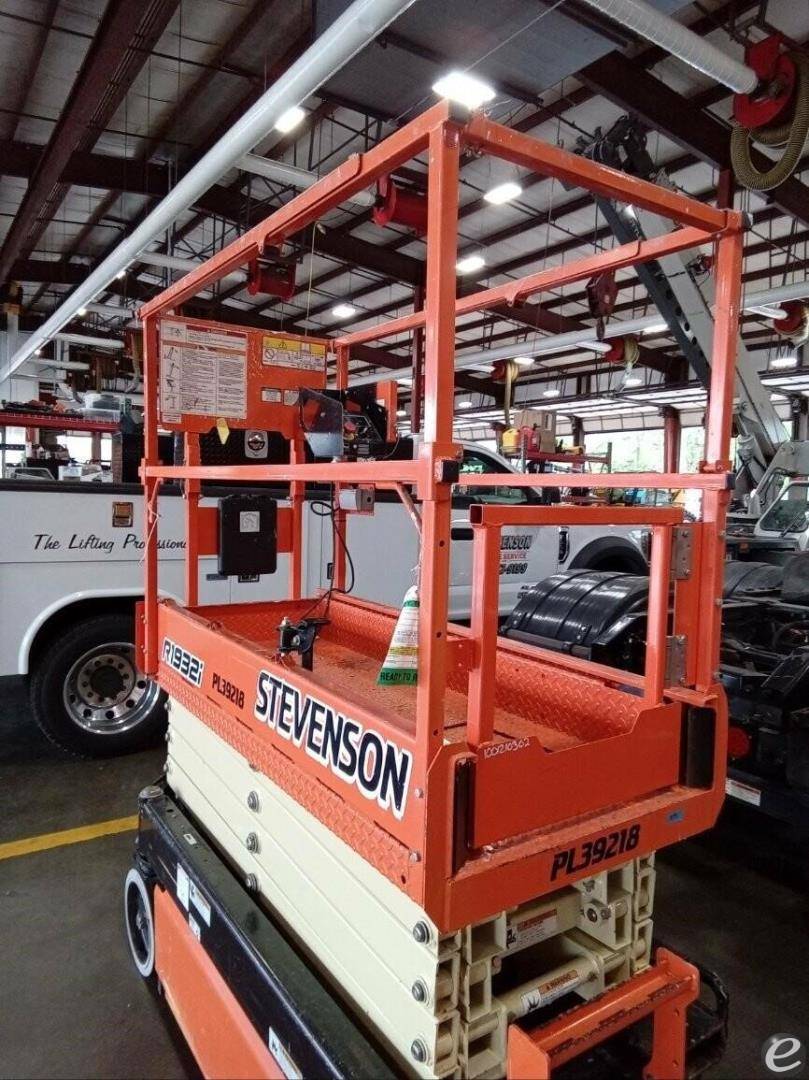 2021 JLG R1932i