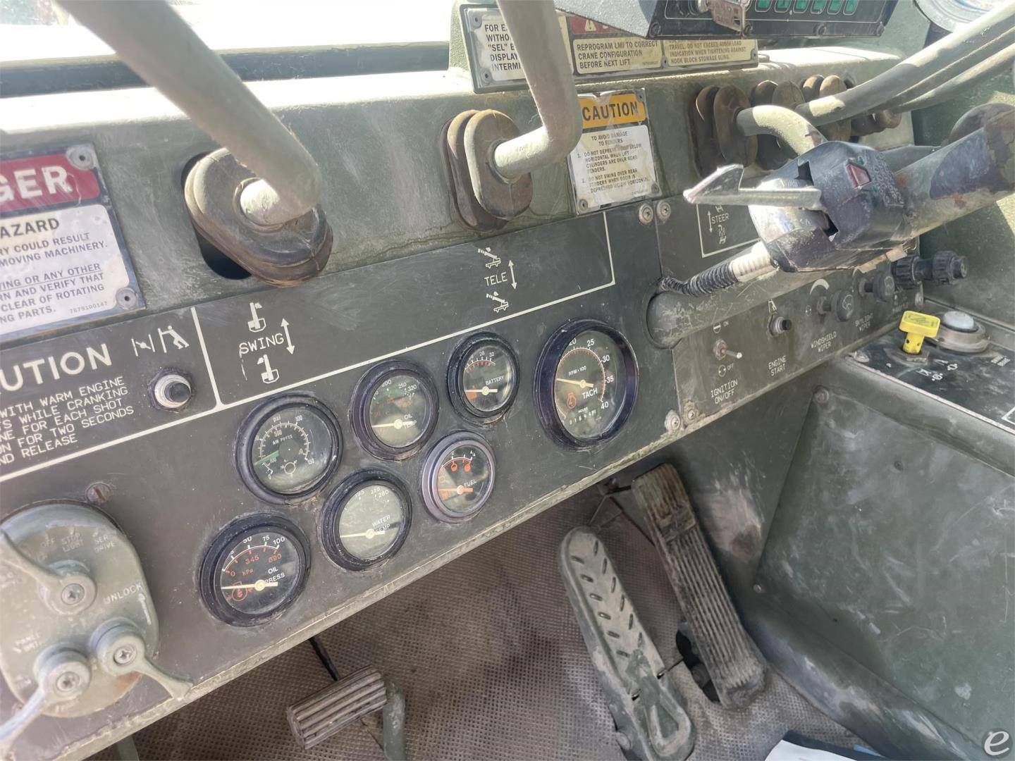 1988 Grove RT875
