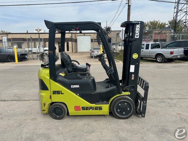 2021 Clark S25CL