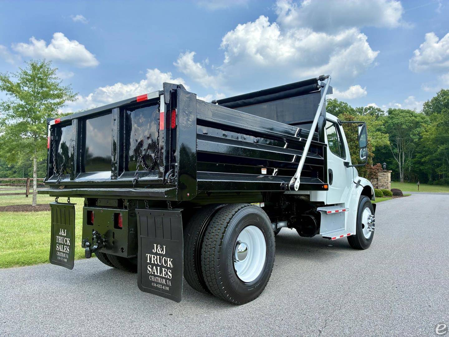 2019 Freightliner BUSINESS CLASS M2 106
