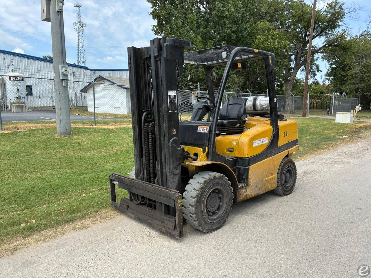 2014 Yale GLP090VXNGAE090
