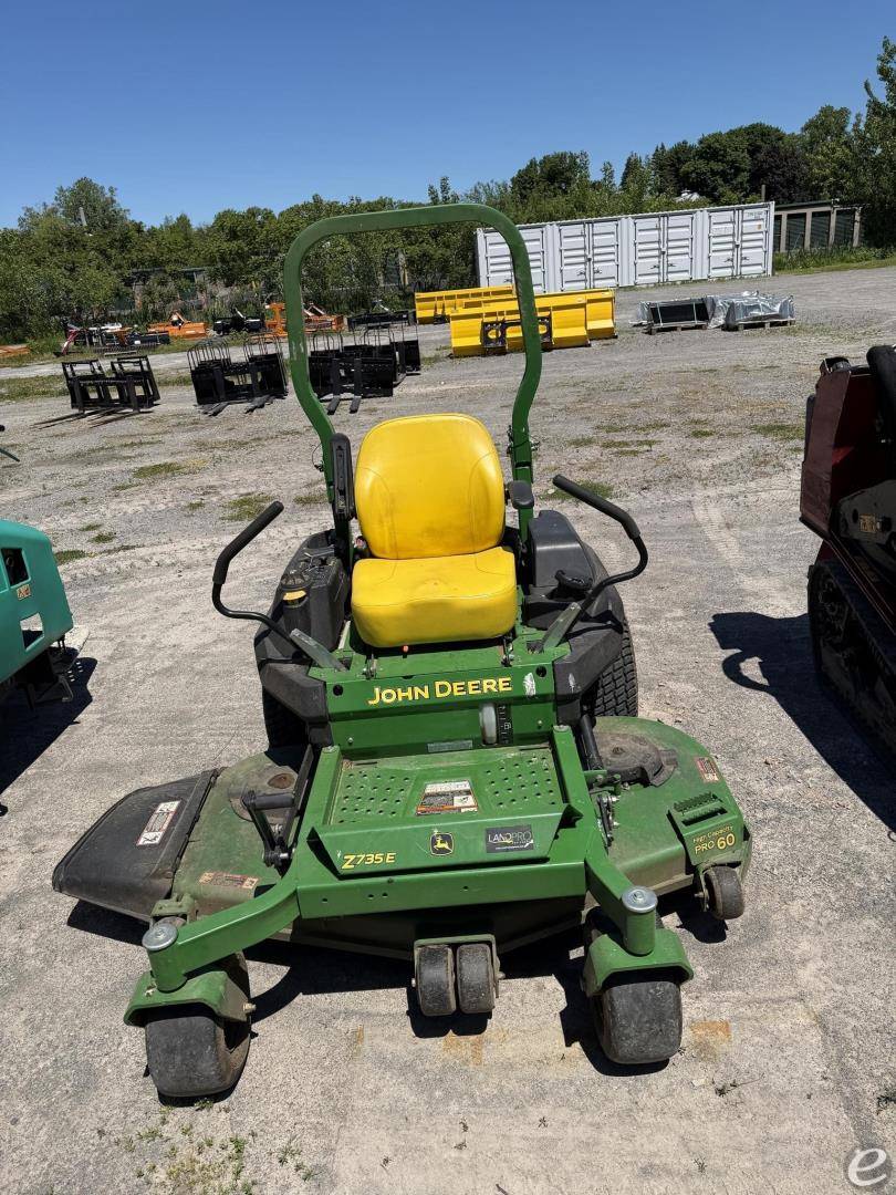 2019 John Deere Z735E