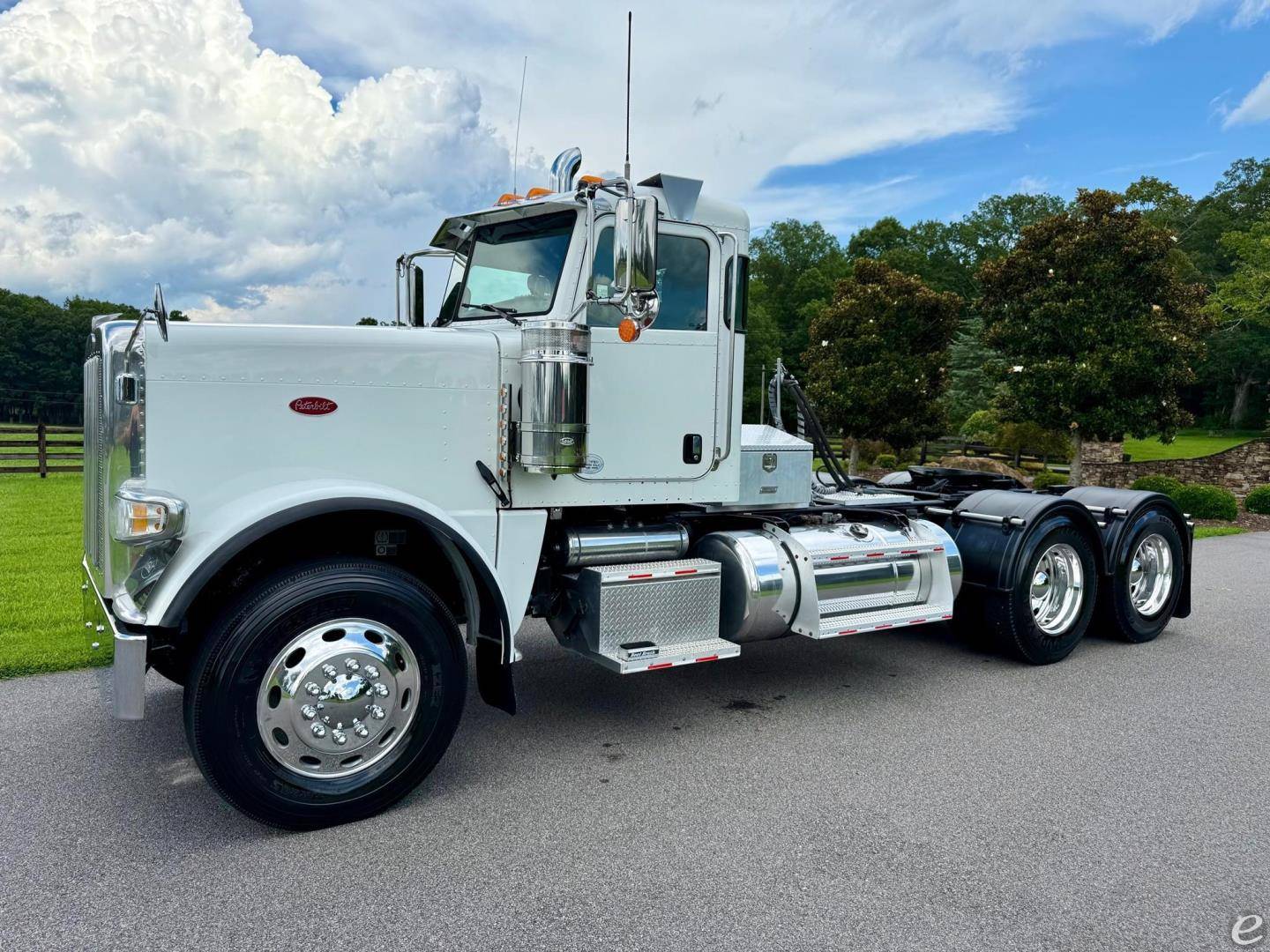 2017 Peterbilt 389
