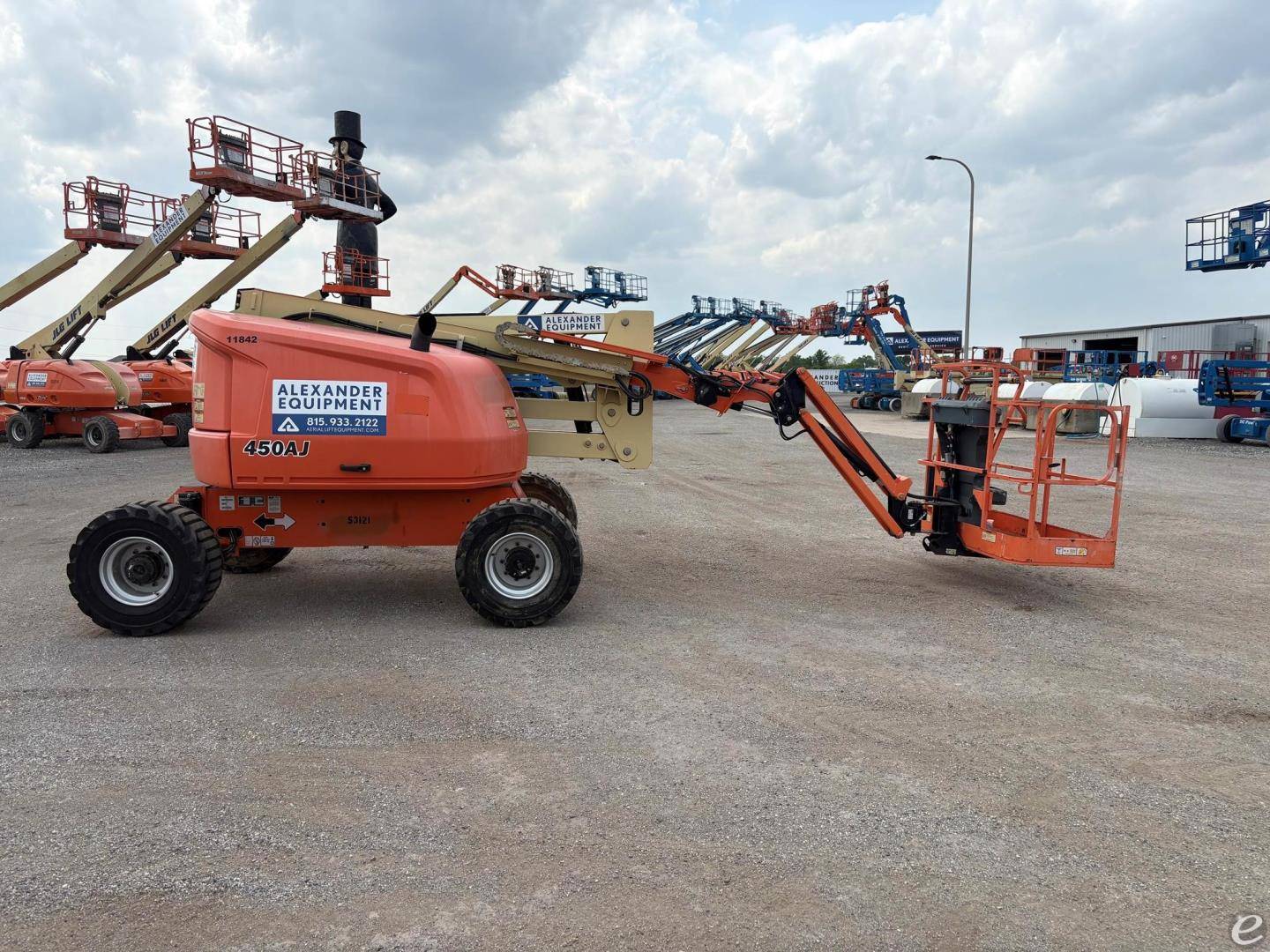 2017 JLG 450AJ