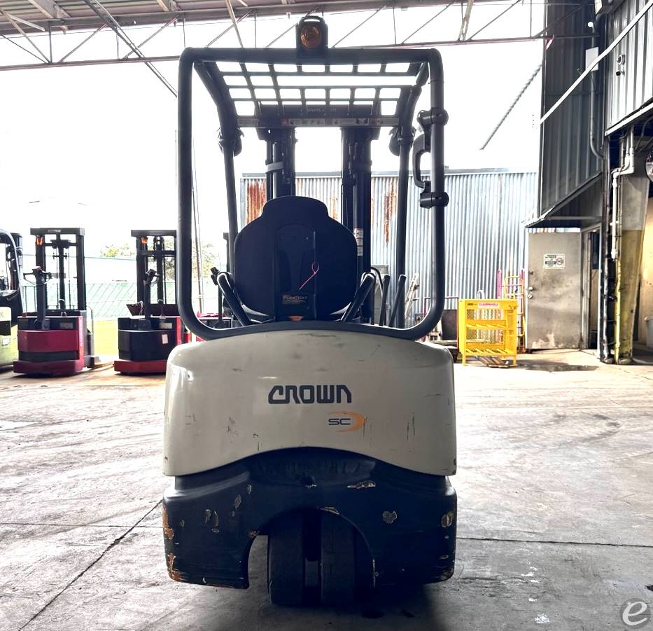 2015 Crown SC5215-30 Electric Forklift - 123Forklift