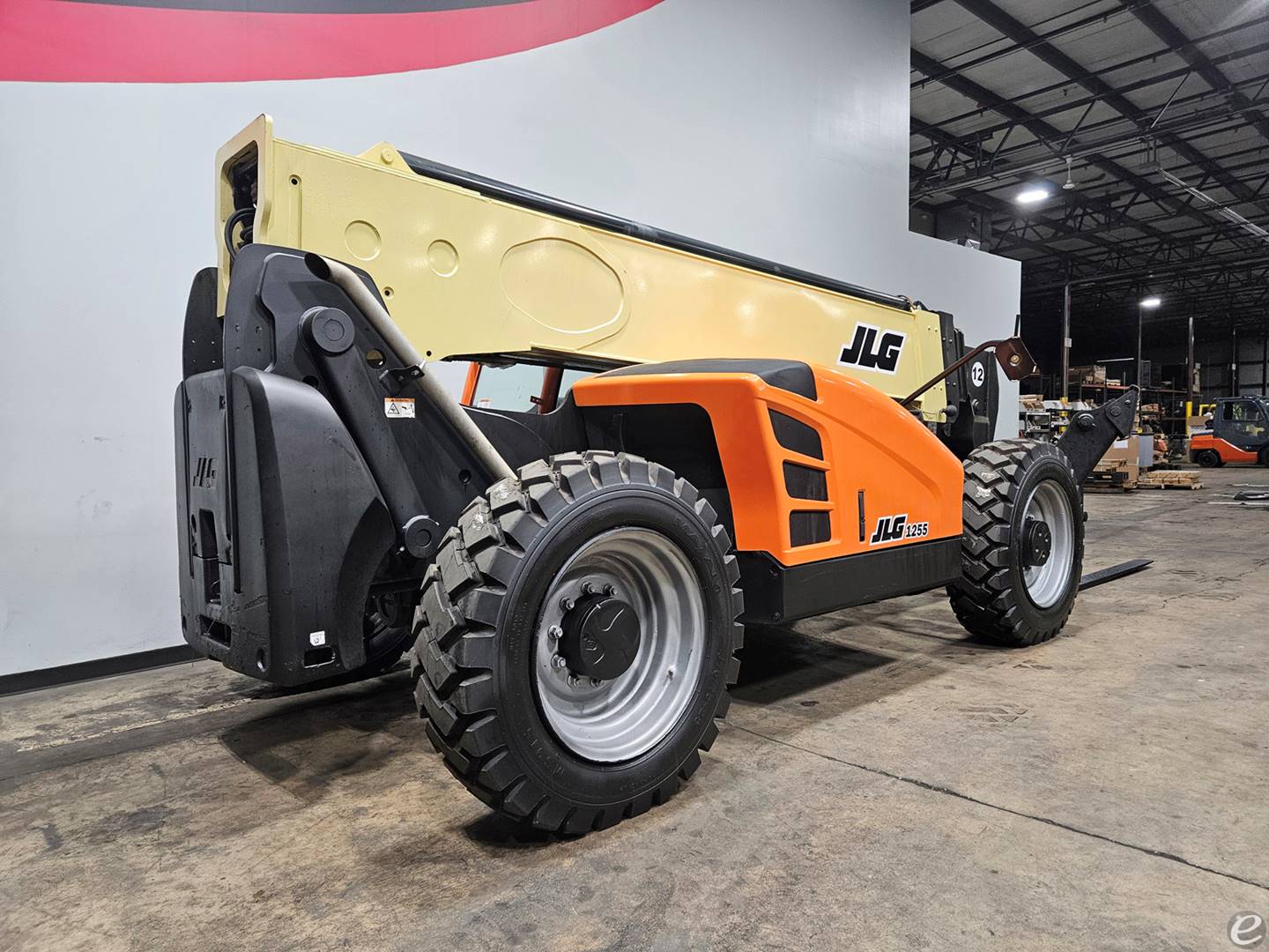 2018 JLG 1255
