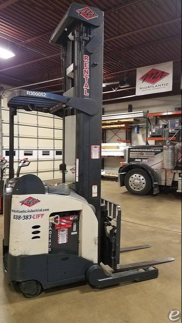 2007 Crown RD5225-30 Electric Reach Truck - 123Forklift
