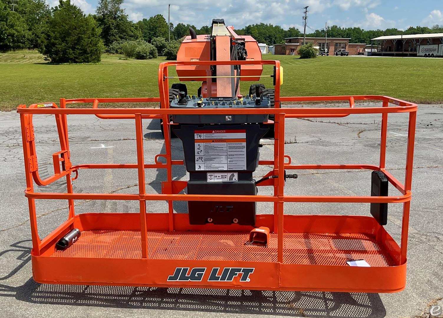 2017 JLG 660SJ