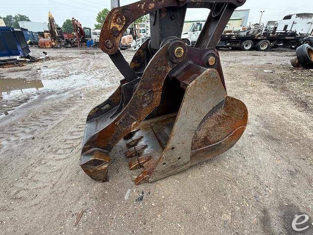 2013 Cat 320E