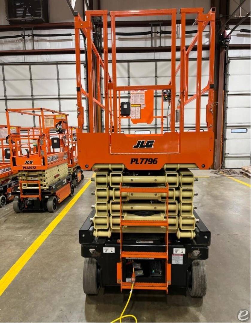 2022 JLG R4045