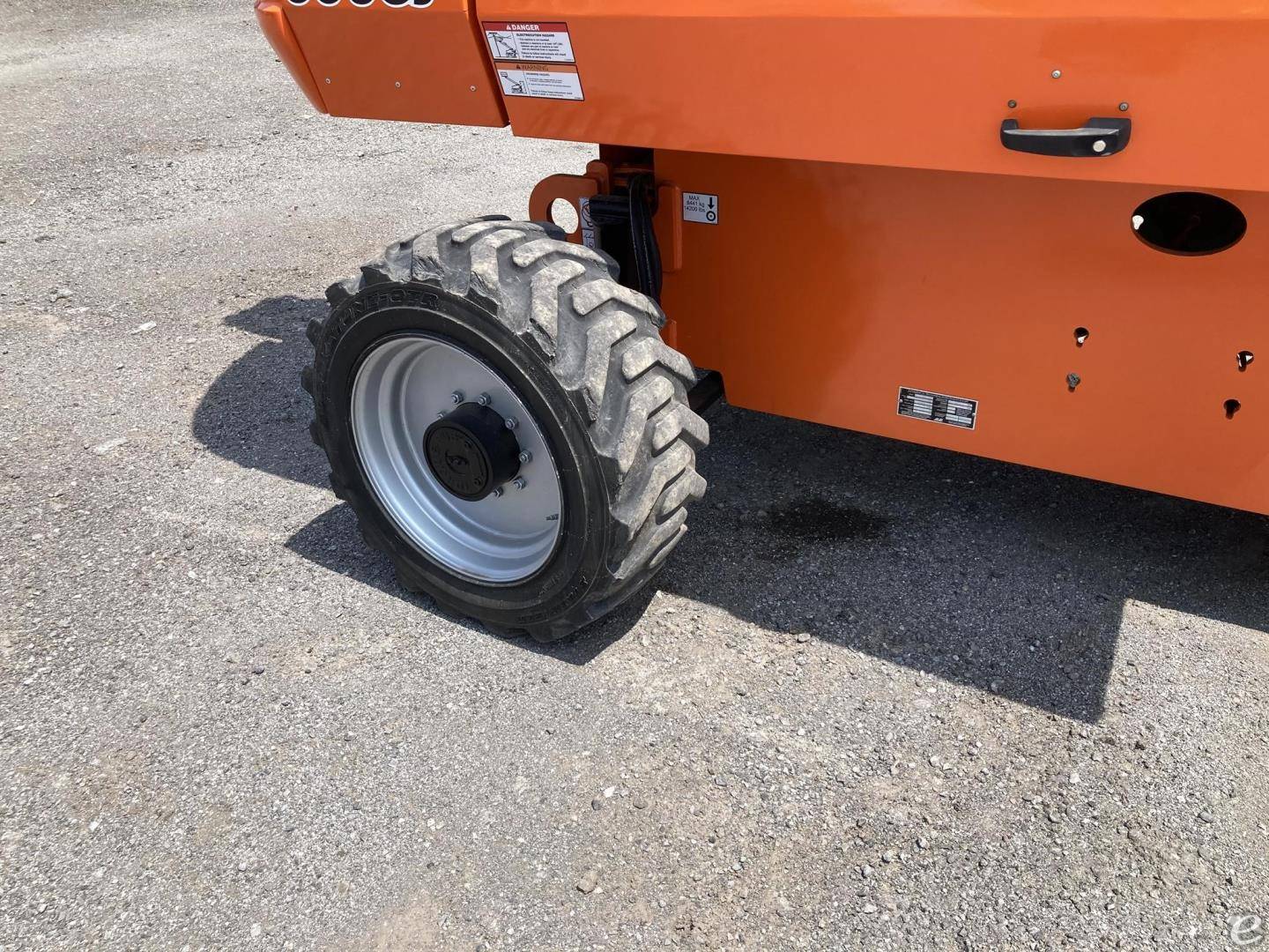 2015 JLG 660SJ