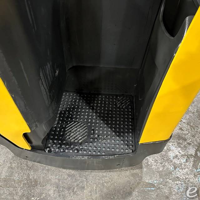 2022 Yale NR045EB