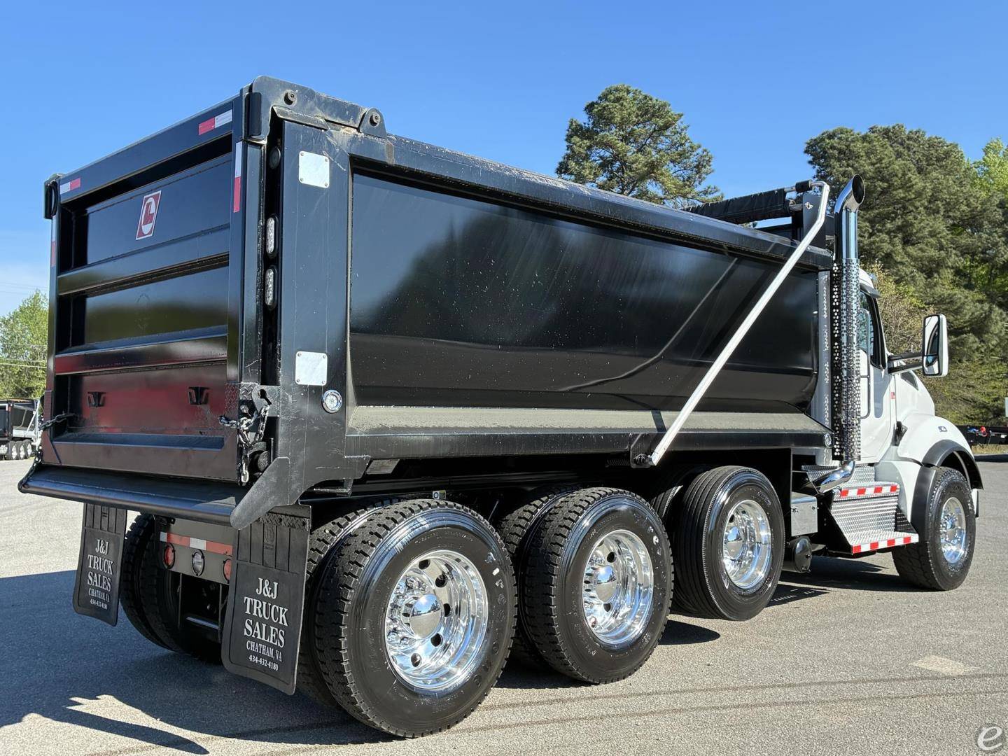 2025 Kenworth T880