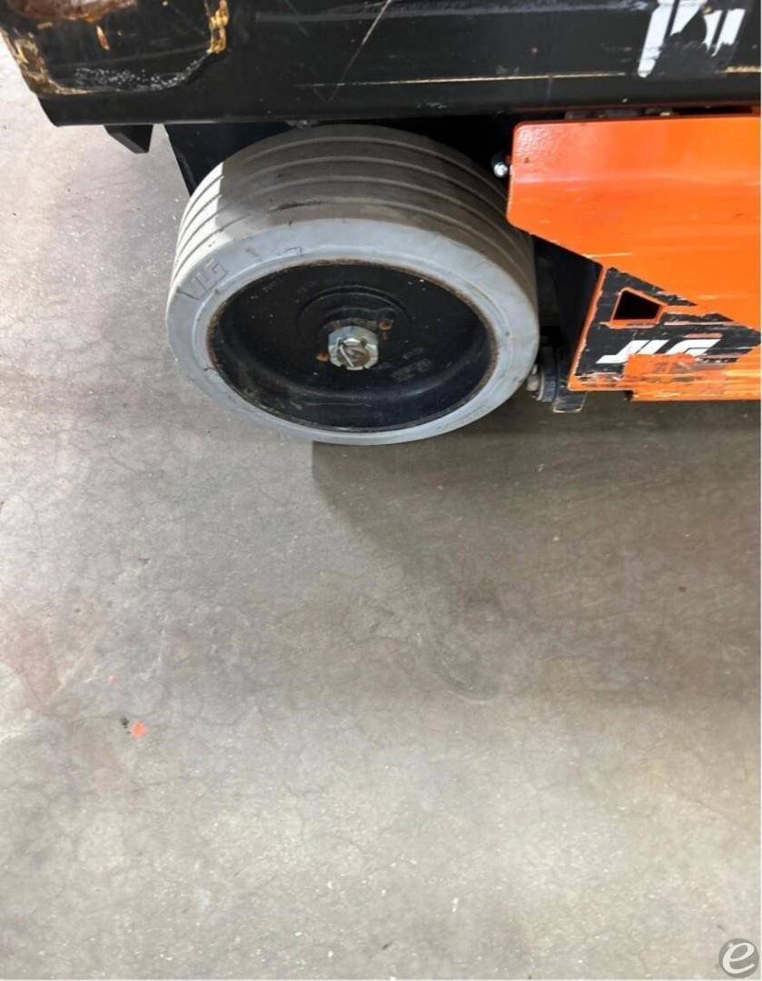 2021 JLG R1932i