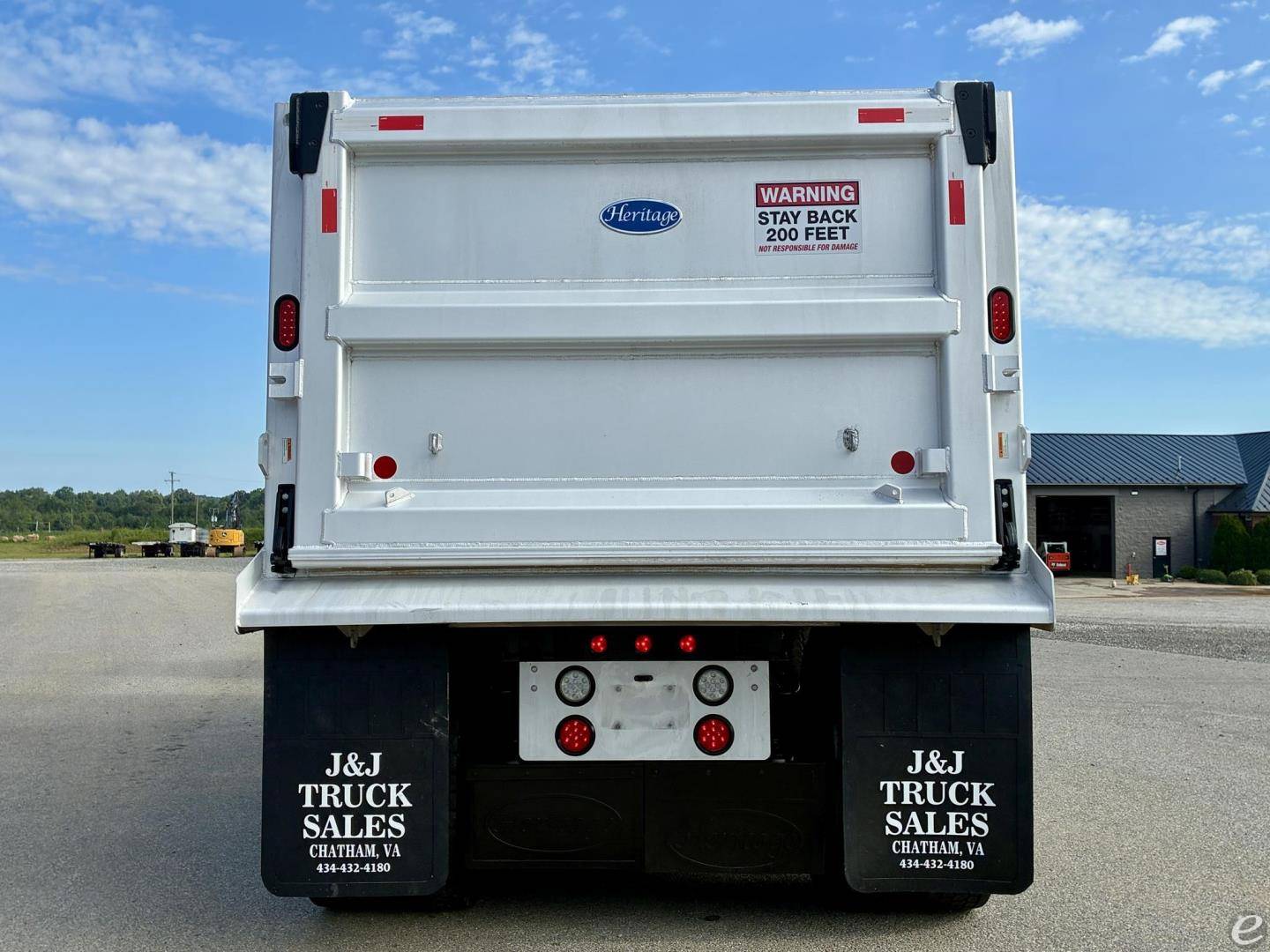 2023 Freightliner 122SD