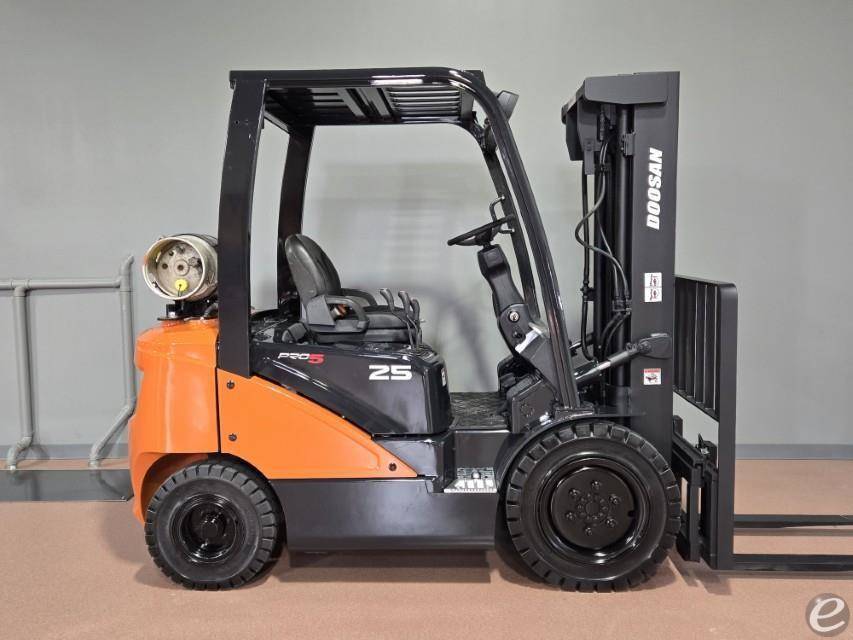 2017 Doosan G25N-7