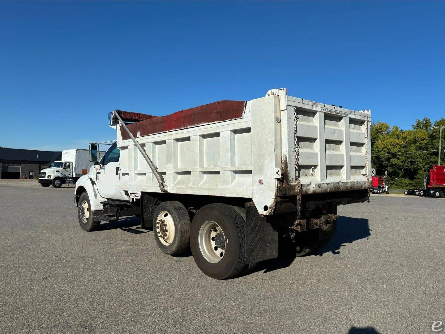 2006 Ford F750 XLT SD