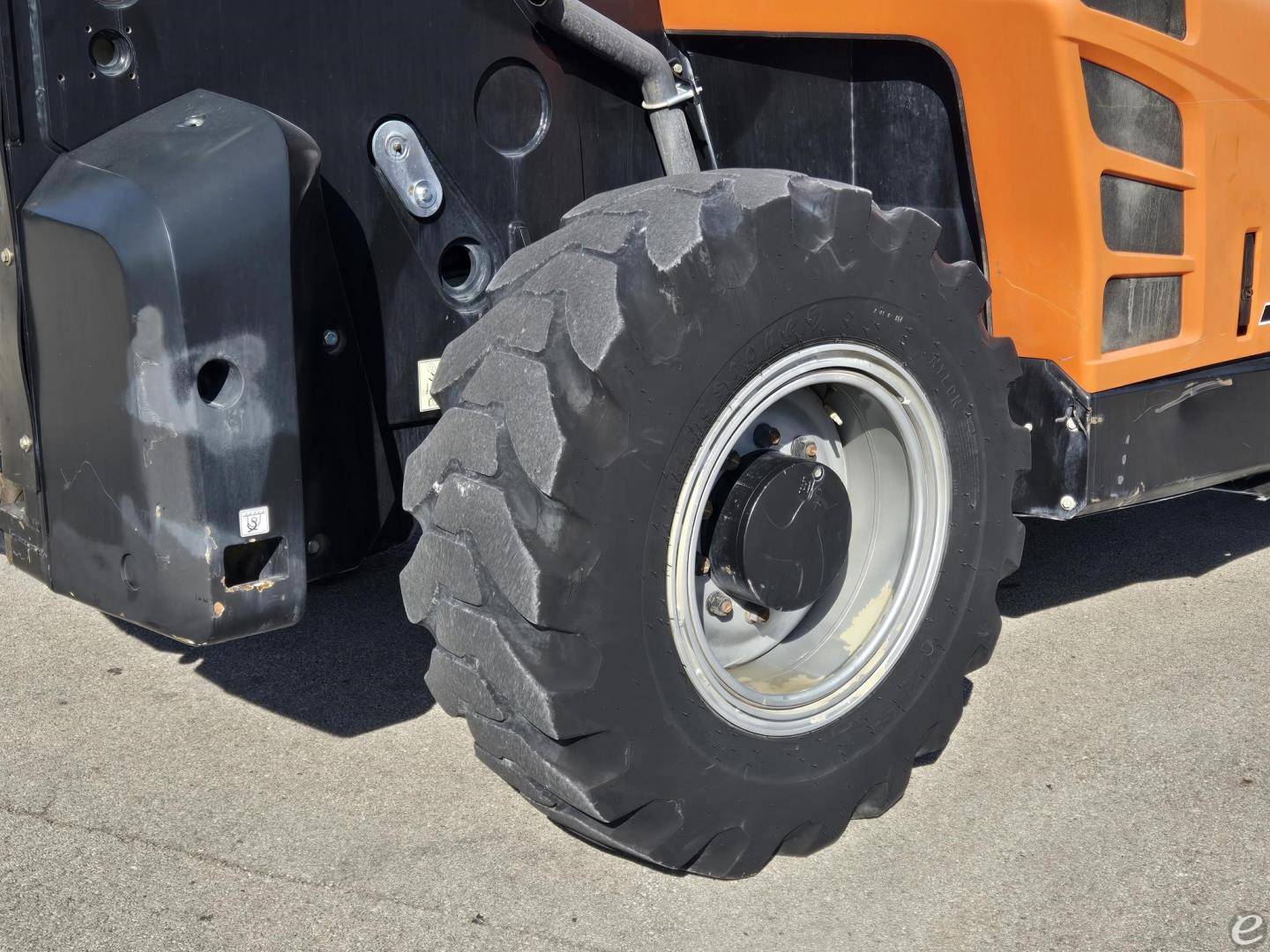 2020 JLG 1732