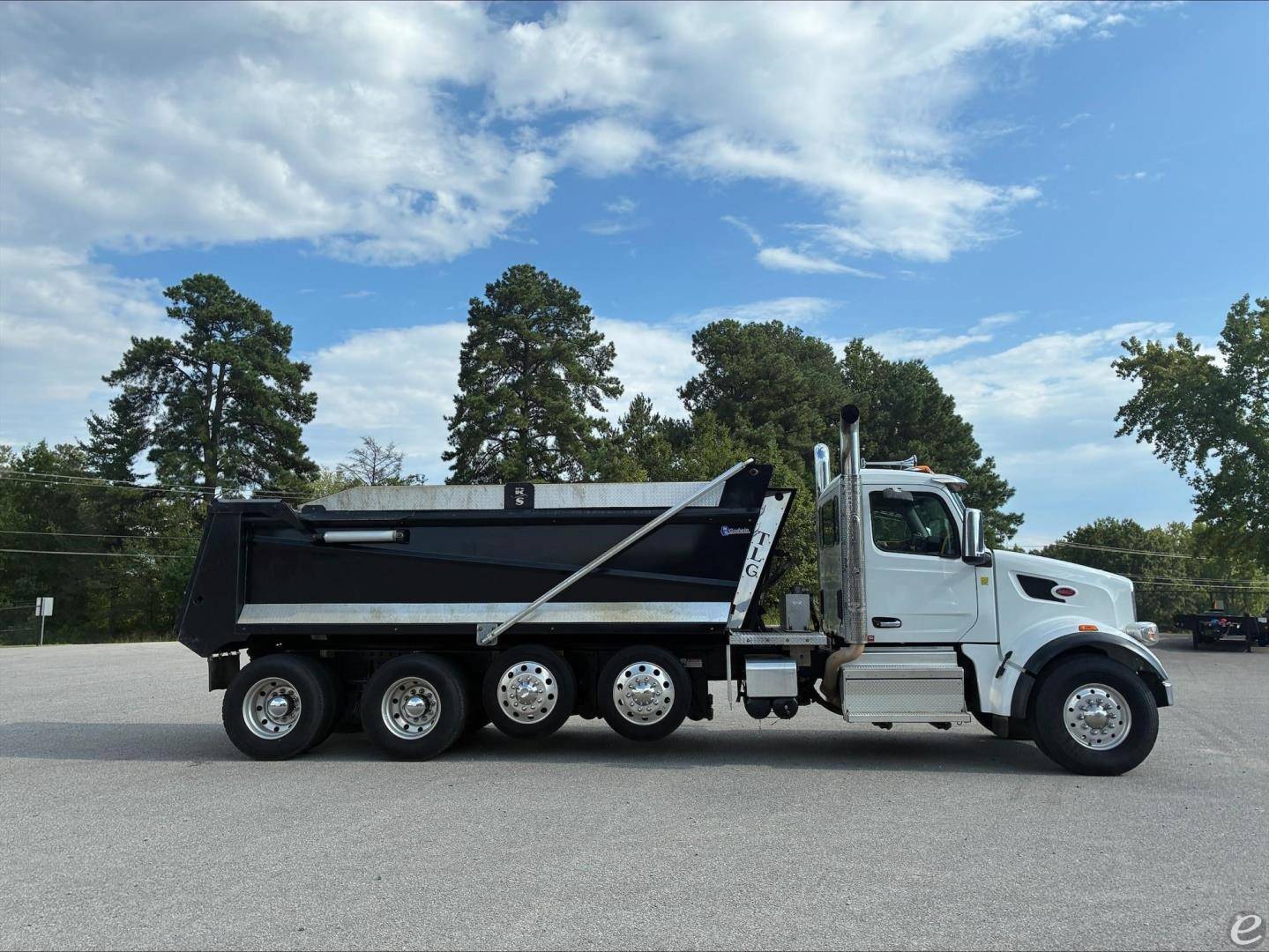 2025 Peterbilt 567