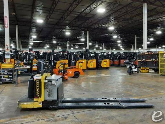 2017 Hyster B80ZHD Electric Forklif...