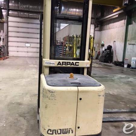 2000 Crown SP3000 Electric Order Picker - 123Forklift